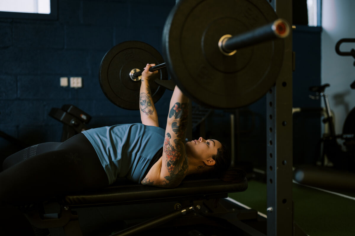 Silje Faret Myhre leder en gruppeøkt